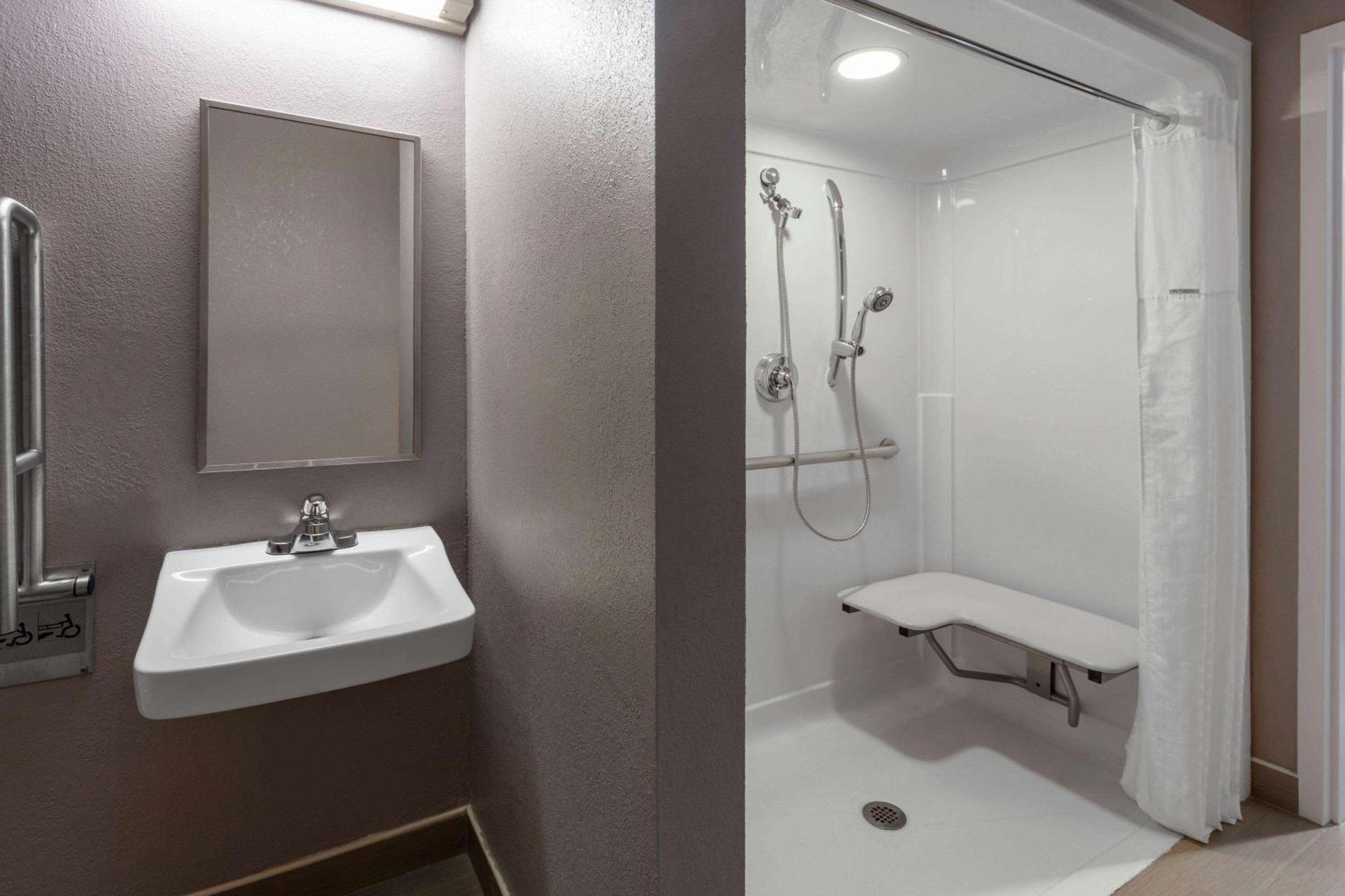 Microtel Inn & Suites By Wyndham Bethel/Danbury Eksteriør billede