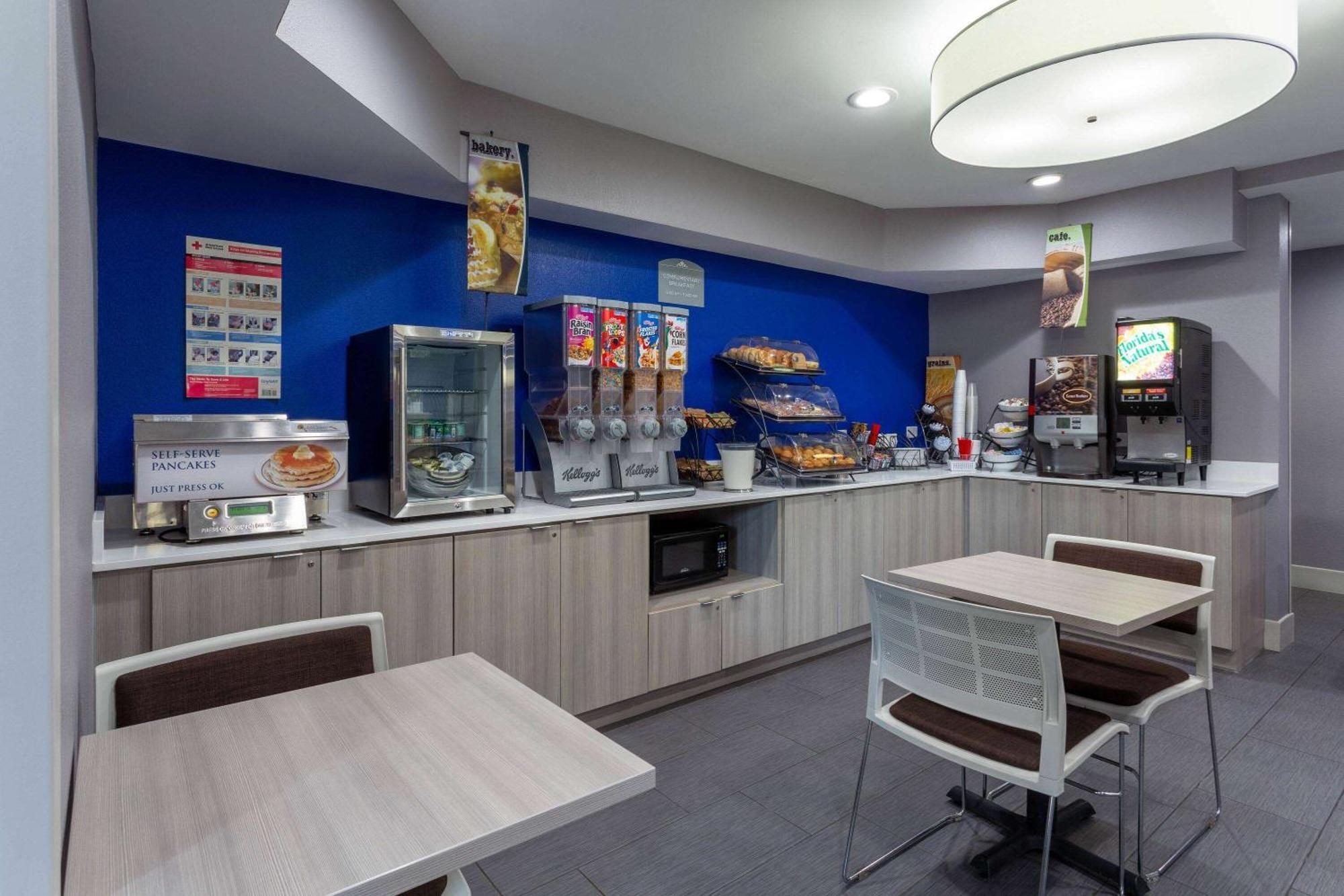 Microtel Inn & Suites By Wyndham Bethel/Danbury Eksteriør billede