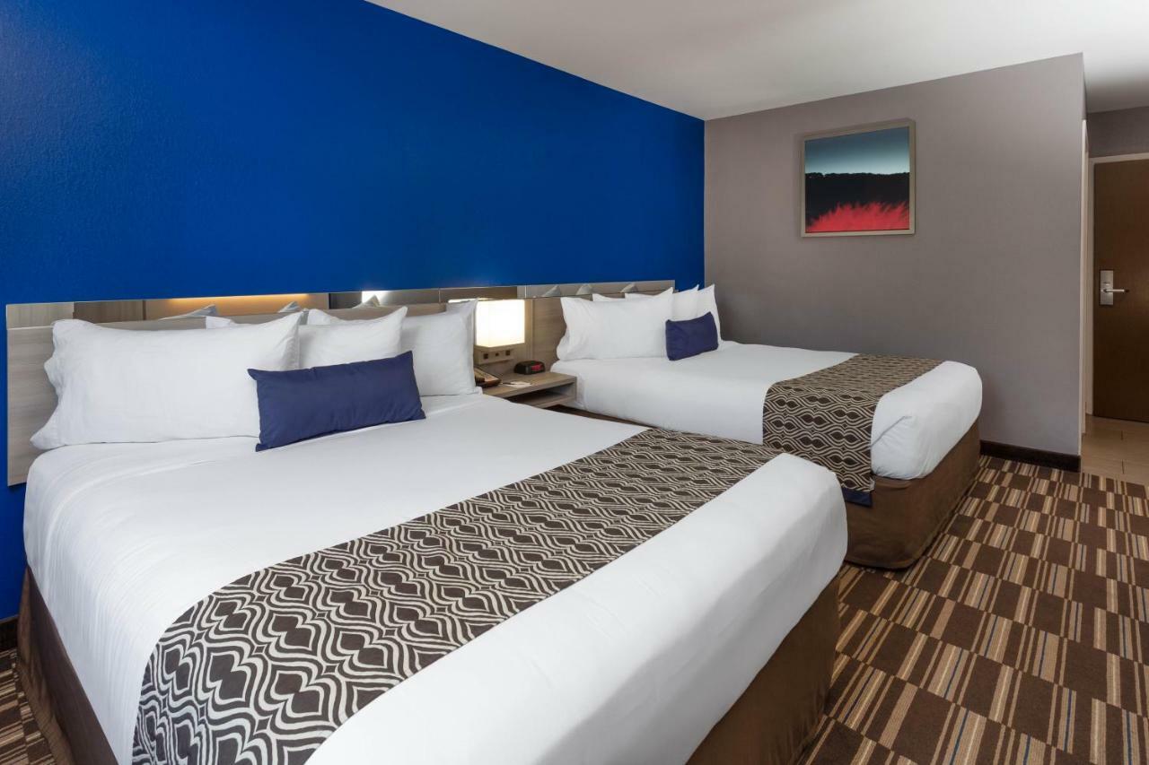 Microtel Inn & Suites By Wyndham Bethel/Danbury Eksteriør billede